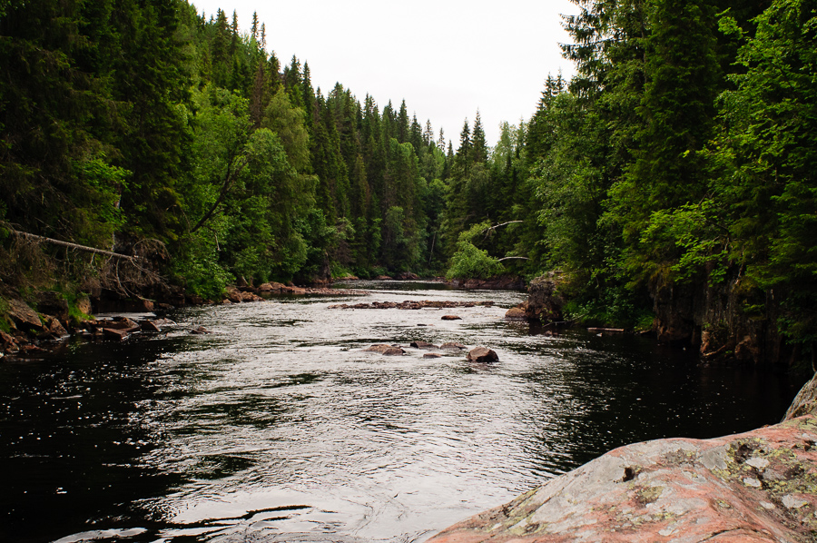 En bild uppströms vid Helvetesfallet, Emån, Dalarna
